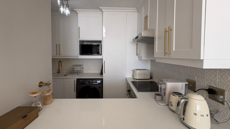 To Let 2 Bedroom Property for Rent in Bloubergstrand Western Cape